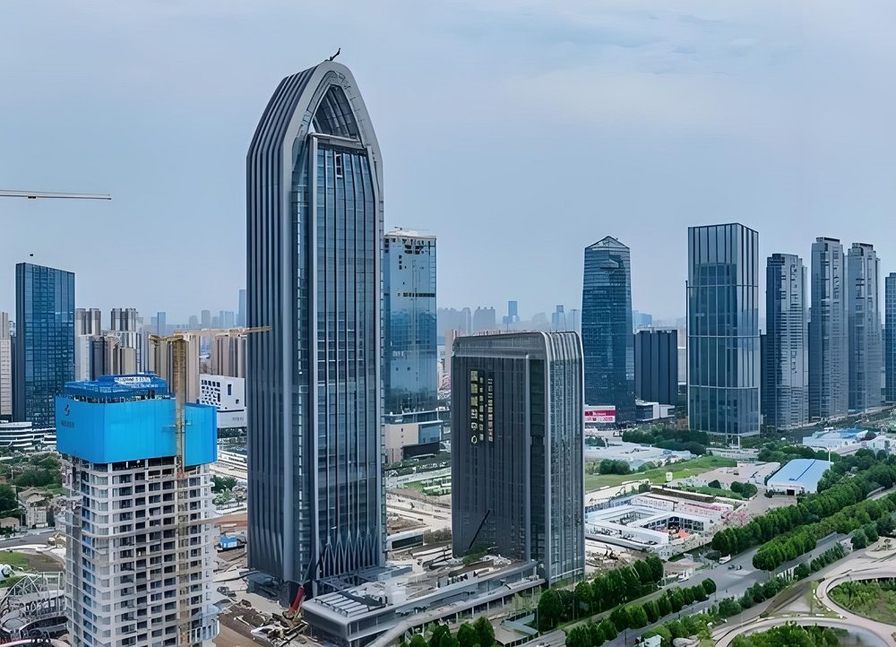 国铁城投中心外观图